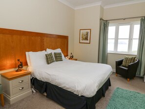 1 bedroom, individually decorated, individually furnished, free WiFi - Carningli Suite (Newport)