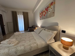 Camera Beige | Wi-Fi gratuit, draps fournis
