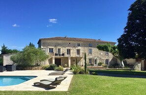 Front of property - Domaine Chamarel (Saint-Paulet-de-Caisson)