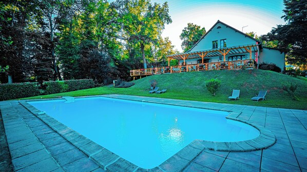 Außenpool (je nach Saison geöffnet)