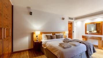 Luxury-Apartment, eigenes Bad (Three Bedroom ) | 3 Schlafzimmer, kostenloses WLAN