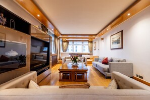 Lyxlägenhet - privat badrum (Three Bedroom ) | Vardagsrum