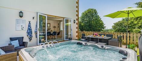 تناول الطعام بالخارج