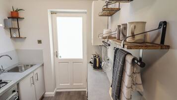 مستلزمات طهي/أطباق/أوعية