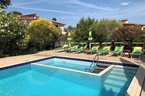 Villa Bobolino, your Tuscan vacation with private pool (13 people)