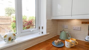 Máy rửa bát, dụng cụ nấu nướng/bát dĩa/dao nĩa