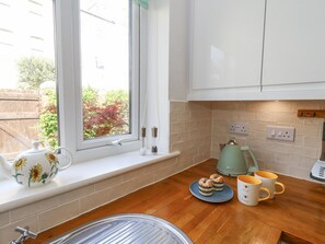 Dishwasher, cookware/dishes/utensils - The Nook (Weymouth)