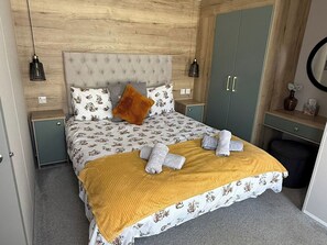 2 habitaciones, decoración personalizada y muebles diferentes