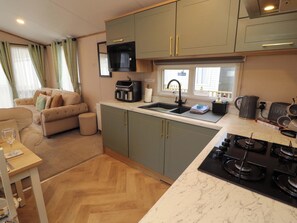 Cottage | Cuisine privée | Batterie de cuisine, vaisselle et ustensiles