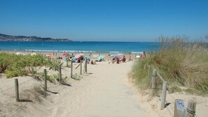 Beach - Casa de Descanso - Three Bedroom Villa, Sleeps 5 (O Porriño)