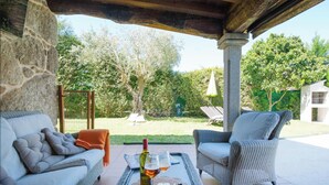Terrace/patio - Casa de Descanso - Three Bedroom Villa, Sleeps 5 (O Porriño)