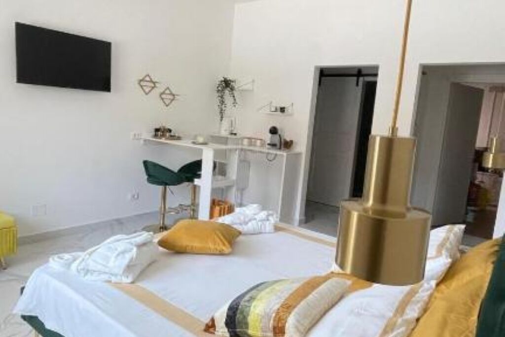 1 chambre, fer et planche à repasser, Wi-Fi, draps fournis