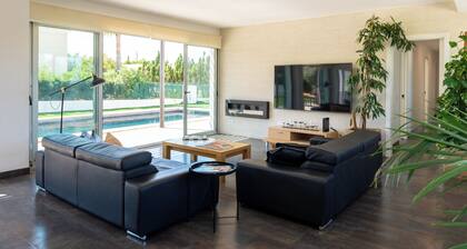 Luxury villa by the sea Minimum 32 days