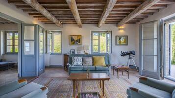 Villa, fumatori | 4 camere