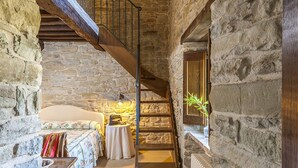 Villa, Smoking - Casa del Mandorlo 6 2 by Marche Holiday Villas (Mercatello sul Metauro)