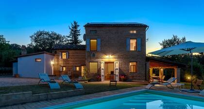 Casa Felicita 8 by Marche Holiday Villas