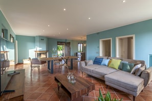 Villa, fumeurs | 4 chambres