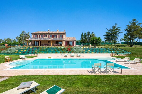 6 bedrooms - I Gelsi 12 2 by Marche Holiday Villas (Terre Roveresche)