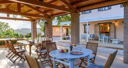 Casale Partemio 8 Marche Holiday Villas