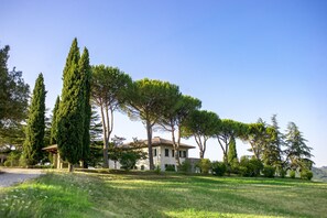 Villa, Smoking | 5 bedrooms