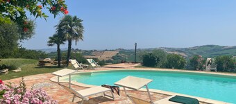 Casa Zefiro 4 by Marche Holiday Villas