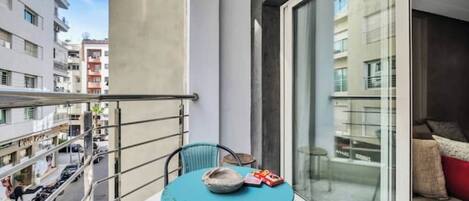 تناول الطعام بالخارج