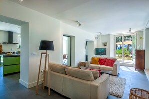 Villa, Smoking | 6 bedrooms - Villa Ludovica 12 by Marche Holiday Villas (Pergola)