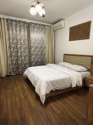 3 bedrooms, WiFi, bed sheets
