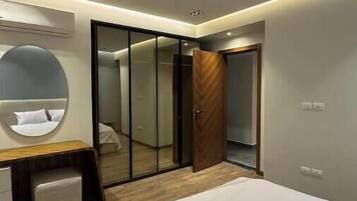 5 bedrooms, WiFi, bed sheets