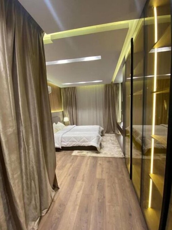 4 bedrooms, WiFi, bed sheets