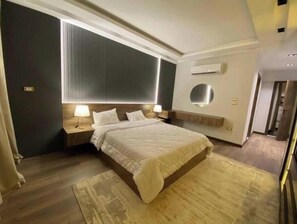 4 bedrooms, WiFi, bed sheets
