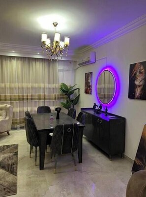 Dining - Apartment for rent in Westown Compound (Giza Governorate)