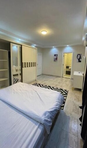 3 bedrooms, WiFi, bed sheets
