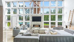 المنشأة من الداخل