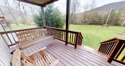 Rough Cut Lodge - Spruce Cabin