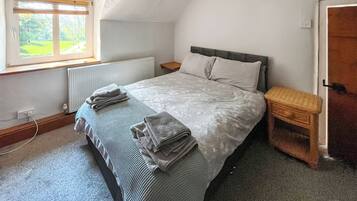 3 bedrooms, free WiFi, bed sheets