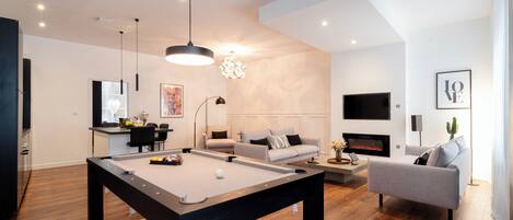 Televisión, chimenea