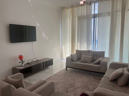 oasis tower family apartment 2404