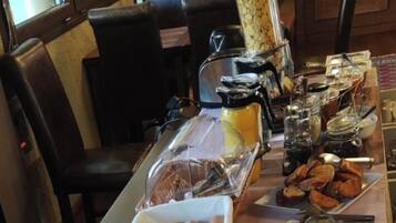 Free daily buffet breakfast