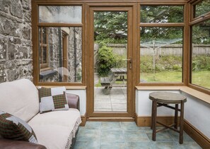 Interior - Cove Cottage (Llandysul)