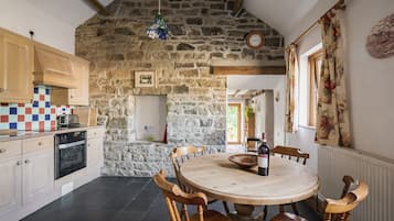 Cottage | Interior
