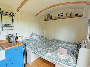 1 bedroom, free WiFi, bed sheets - The Carriage - UK48947 (Shirland, near Alfreton)