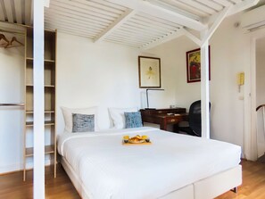 1 bedroom, desk, iron/ironing board, WiFi
