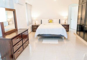 3 chambres, fer et planche à repasser, Wi-Fi gratuit
