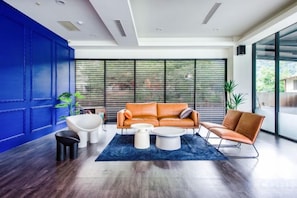 Unclassified image, 3 of 33, button - Shui Yang Lakeview House with Elevator (Nantou)