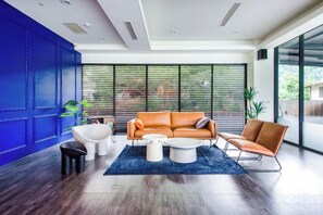 Unclassified image, 4 of 33, button - Shui Yang Lakeview House with Elevator (Nantou)