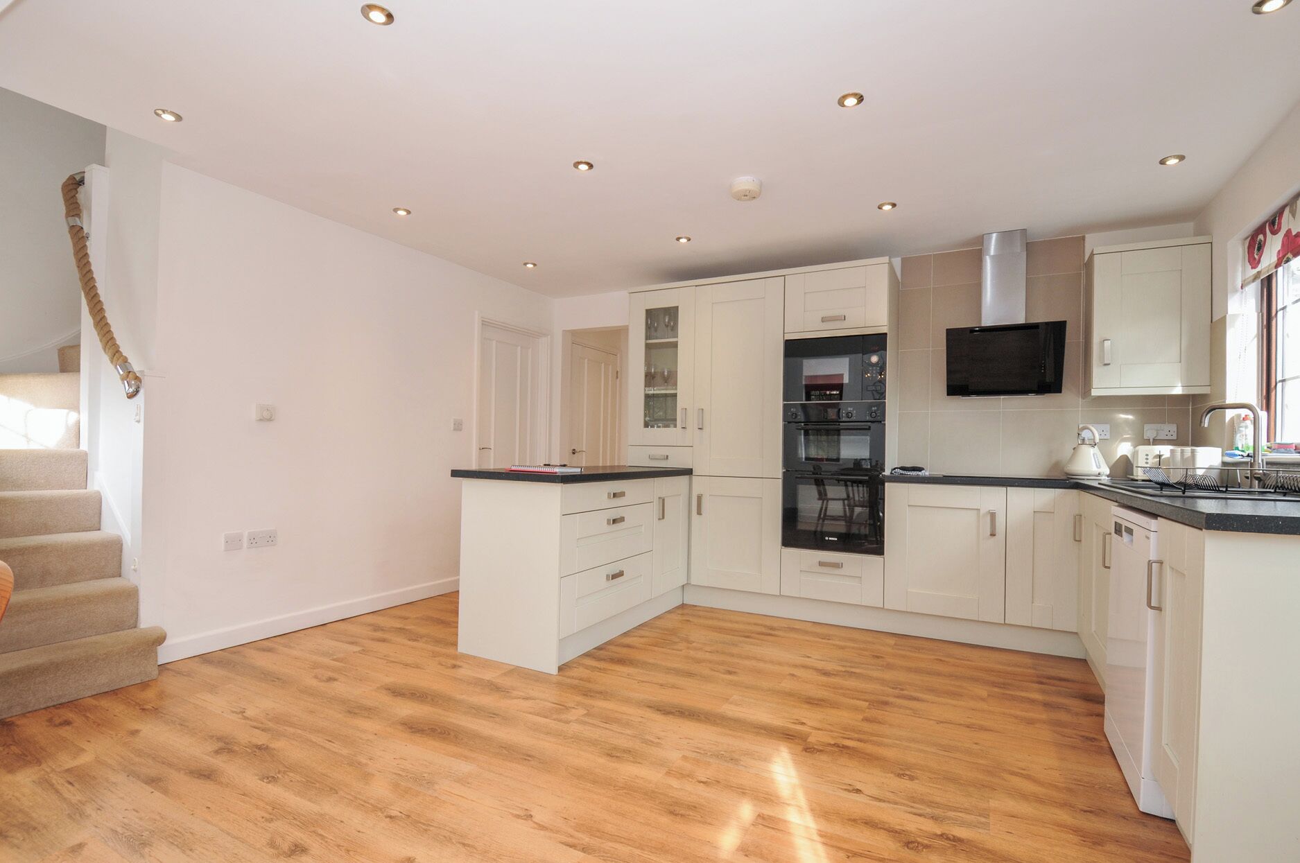 Dishwasher, cookware/dishes/utensils