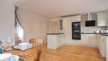 Dishwasher, cookware/dishes/utensils