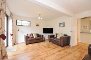 Living area - Kernyk (Camelford)