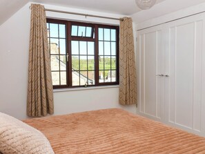 2 개의 침실, 각각 다른 스타일의 인테리어, 각각 다르게 가구 비치, 무료 WiFi